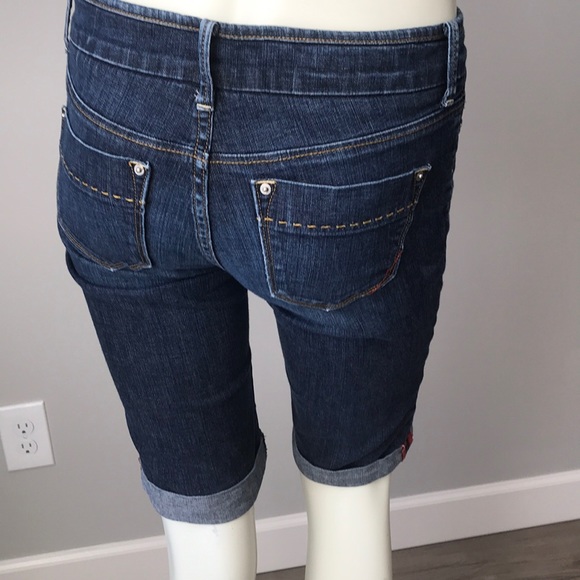 Banana Republic Bermuda shorts . - Picture 4 of 5